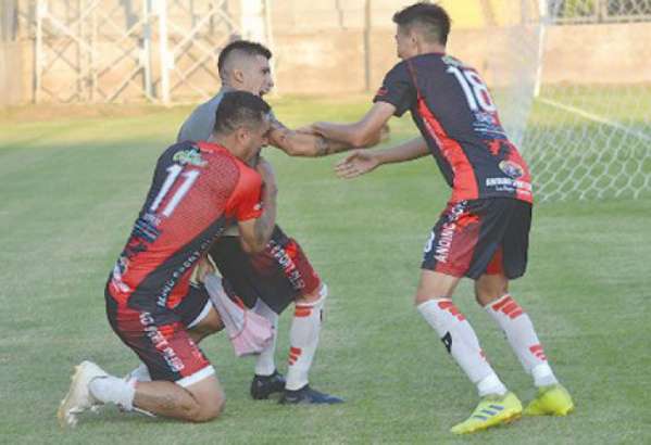 A pura fricción: Talleres y San Miguel igualaron en la primera